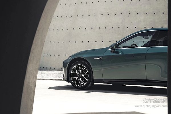 解决续航焦虑 800V高压快充即将普及