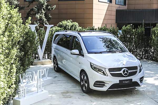 宁虚怀若谷 新一代梅赛德斯-奔驰V级MPV × 李宗盛主题微电影发布