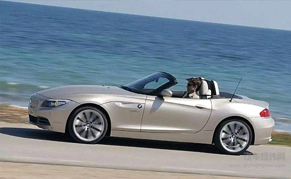 有的车发动机舱看起来“空空荡荡”，真是偷工减料了吗？