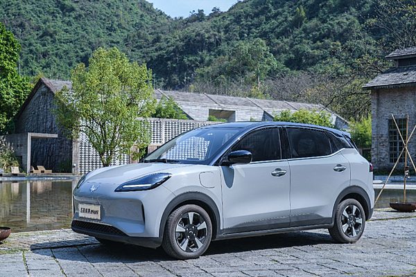 二线纯电代步小车 五菱缤果PLUS与江淮钇为3谁能吸引消费者？