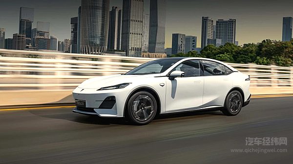 国产增程式电动轿车二选一 东风eπ007为何比深蓝SL03更划算？