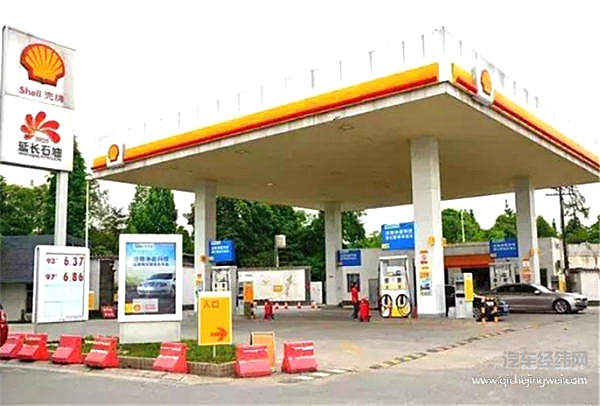 油价即将狂跌？1000座外资加油站“全面入侵”，三桶油面临严峻挑战！