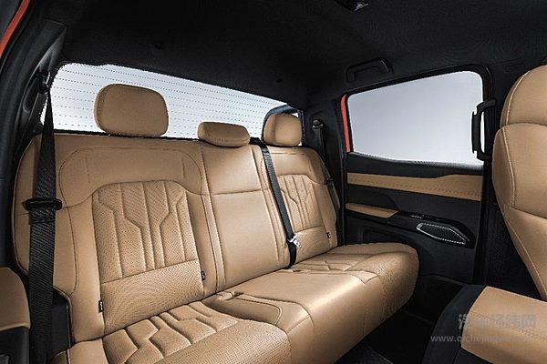 RELY威麟R08亮相发布 开启智能实用皮卡新时代