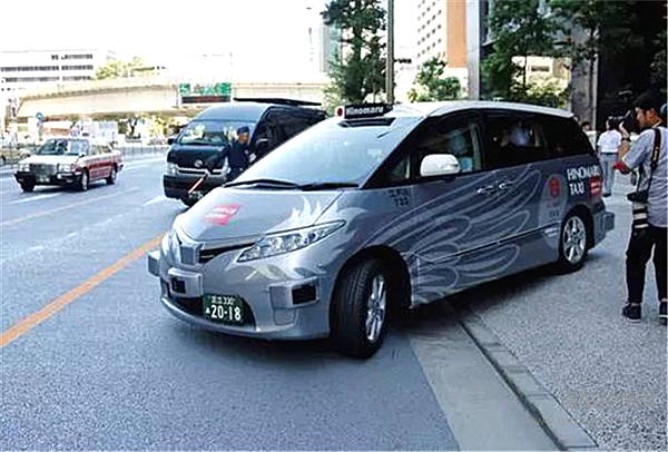 世界上第一辆自动驾驶出租车，东京正式试运营