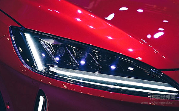 小鹏首款量产车G3全球首发 玩得就是新潮