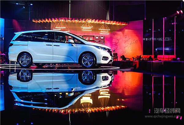 想想办法吧，爸爸！ 出去旅行怎么少得了一辆车！