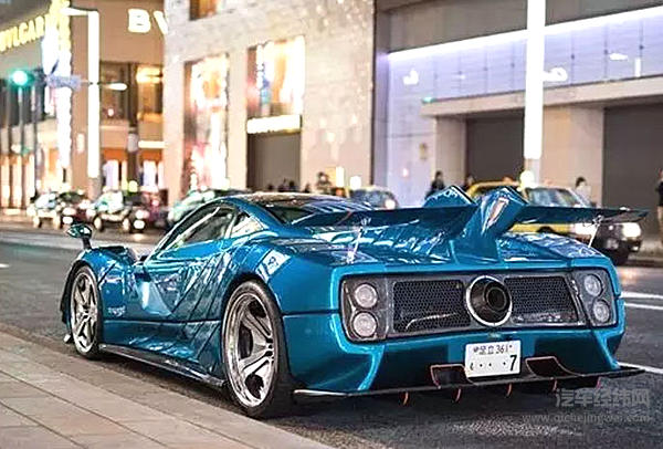 日本不只JDM！东京黑夜街头直击帕加尼Zonda Anija