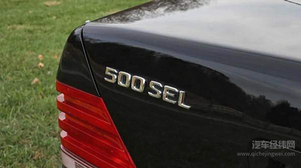 经典没有永恒 老奔驰轿车尾灯里面有故事