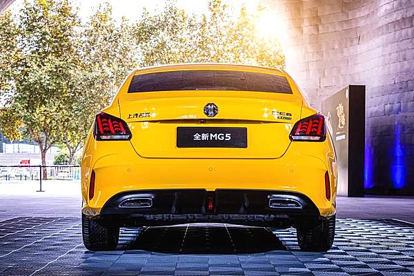 MG5突围年轻“潮跑新品类” 杨超越轻奢限量版广州车展亮相