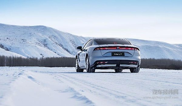 仰望U7北京车展实车亮相 首搭革命性技术云辇-Z