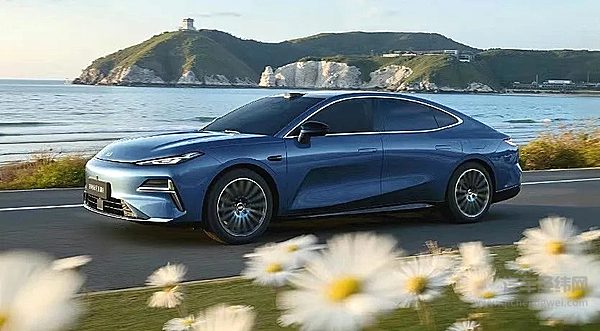 10万级插混轿车二选一 比亚迪秦L DM-i与银河星耀8谁更强？