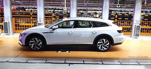  “颜值担当”品质依旧 一汽-大众新款CC下线