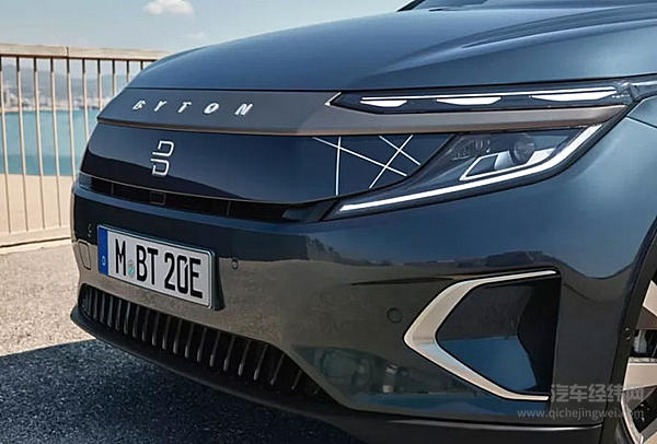 拜腾首款量产车M-Byte亮相 48英寸大屏吸睛！ 