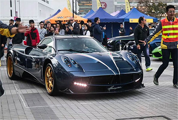 帕加尼限量龙版Huayra Dinastia惊艳亮相 恭贺香港汽车会100周年庆