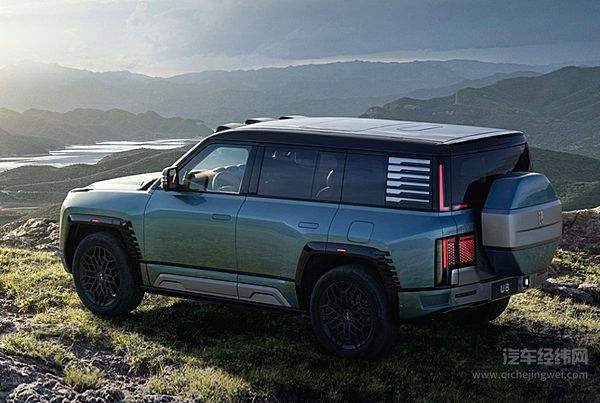 仰望U8豪华版12月销售1593辆 仰望跻身百万级高端品牌第一梯队