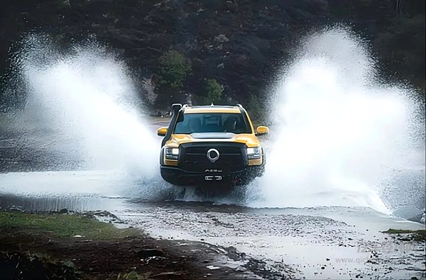 山海炮荣膺2024中国十佳底盘皮卡先锋奖