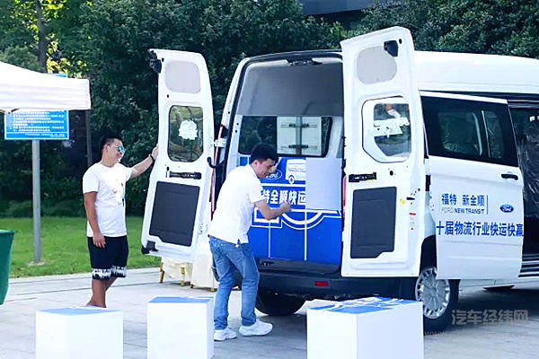 驾驶员的赛道新秀，这般“我行我秀”才过瘾！