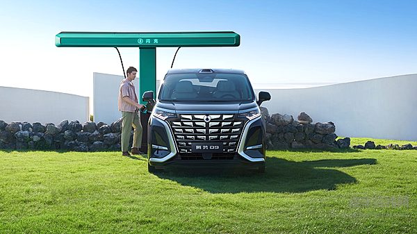 第二代腾势D9带来九大新迭代，上市价35.98万元起