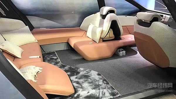 人类的梦想 就是在车里睡觉