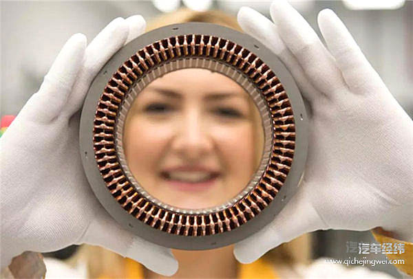 大陆集团的48伏系统在实际驾驶路况下，能够降低二氧化碳排放高达21%，并且有效降低汽油车的氮氧化物排放10%（NEDC），结合后喷射可以高达20% (WLTP)。