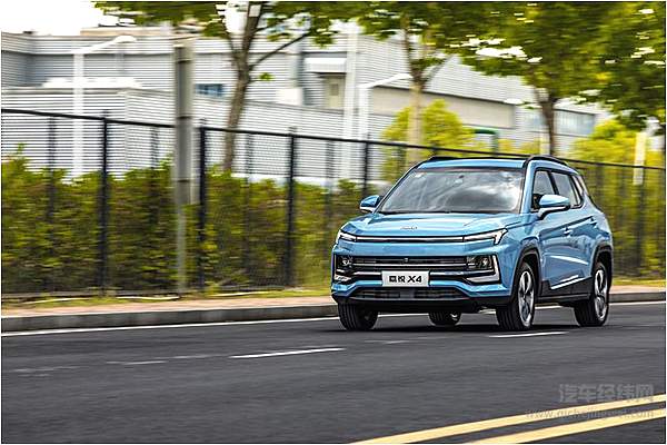 江淮乘用车3.0时代首款小型SUV嘉悦X4正式上市 6.28万元起售！