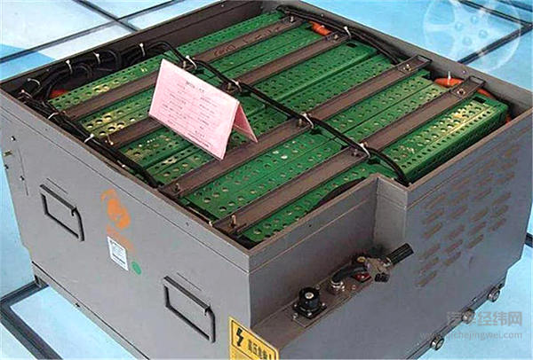 固态电池“中场战事” 丰田向左 大众向右