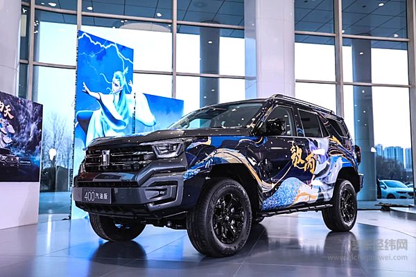 坦克400汽油版24.98万元，柴油版26.48万元，双车燃擎上市！