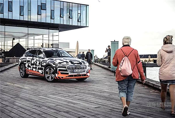 灯厂变屏厂？ 遮着“盖头