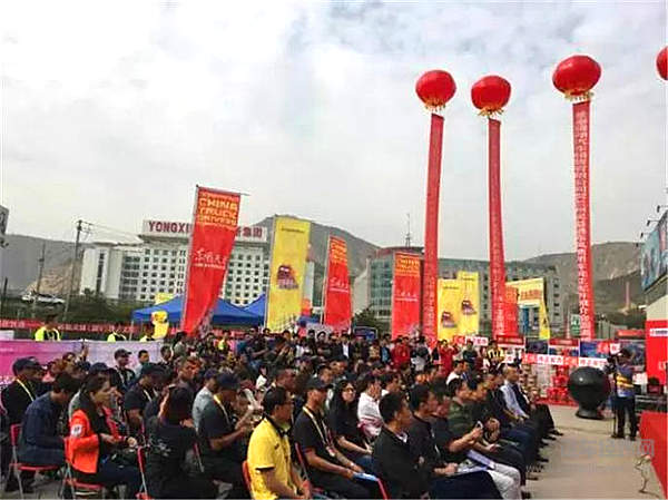 天龙哥大赛献礼母亲河畔  221辆大订单惊艳兰州赛场