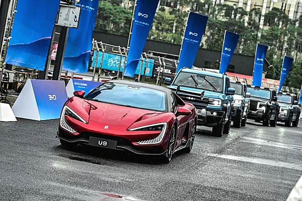 全球13国媒体走进比亚迪 共庆30周年领略新能源技术风采