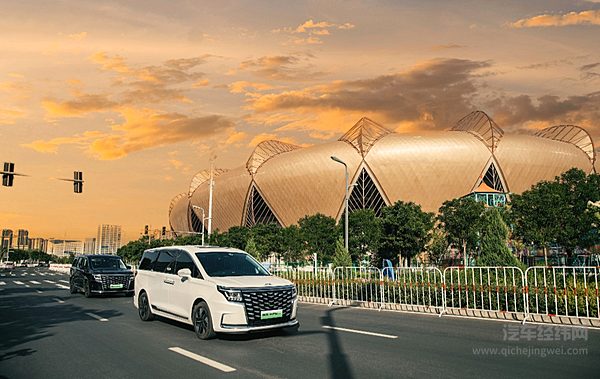 20万元级别插混MPV二选一 瑞风RF8与传祺E8谁更占优？