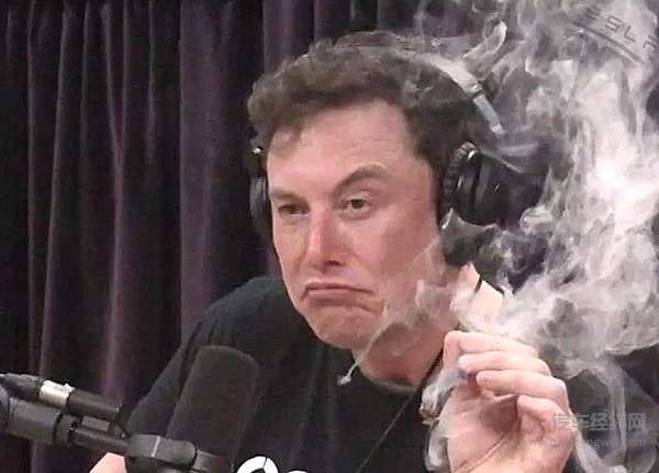 松下的“丧” 特斯拉的“独”