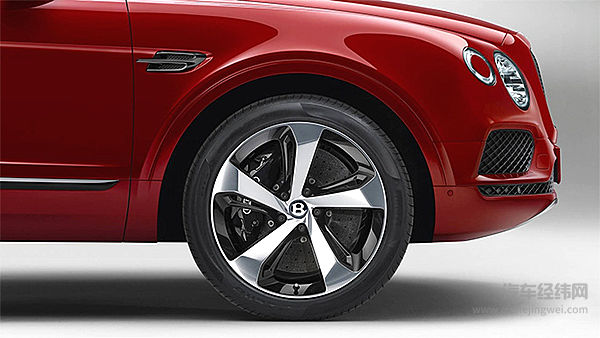 超豪华SUV演绎运动风 宾利添越V8版定义新奢华