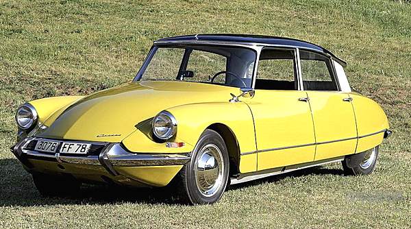 1964年雪铁龙 DS19 来源：pinterest.com