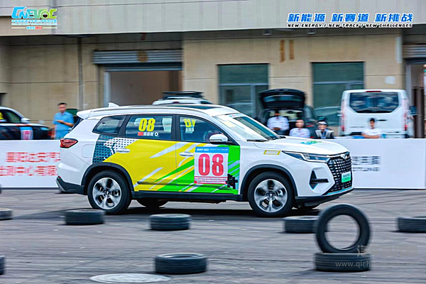 荣获混动中型车组三大奖项 瑞虎8 PRO新能源在“国字头”赛事中斩获佳绩