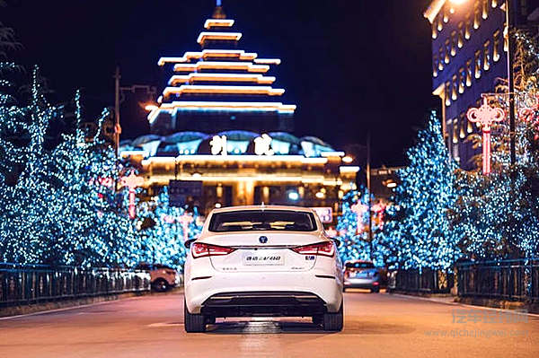 油价"五连涨 " 长安汽车推出纯电动轿跑逸动EV460