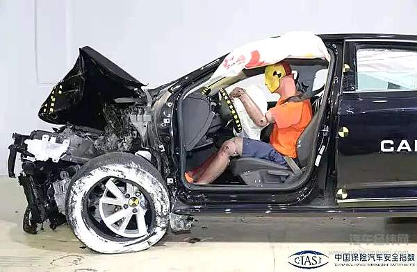 中保研复活！ 这些神车都撞了