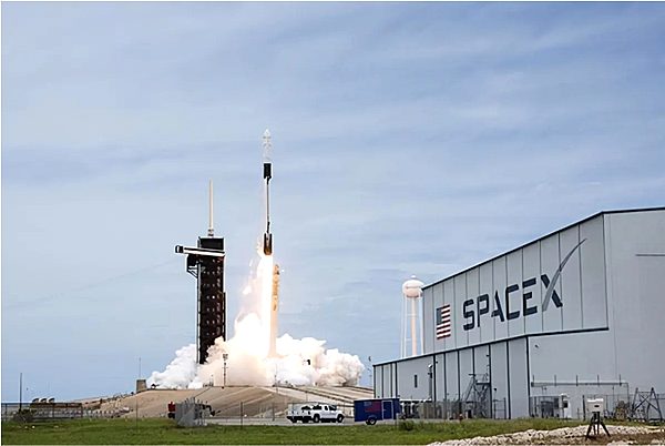 “吉利未来出行星座”升空 开启低轨卫星席位争夺赛