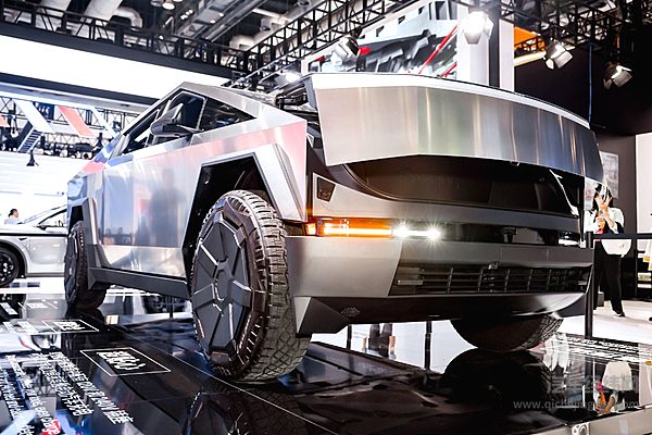 比亚迪VS特斯拉 新一轮较量刚刚开始