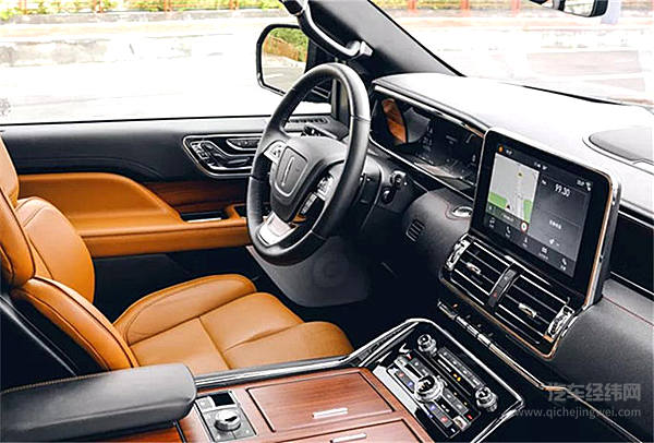 在这开车会惭愧？最霸气SUV遇见20年前的自己！