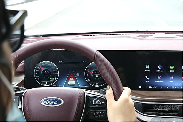 顾家暖男 全新福特领裕中大型SUV让三代同堂出行无忧