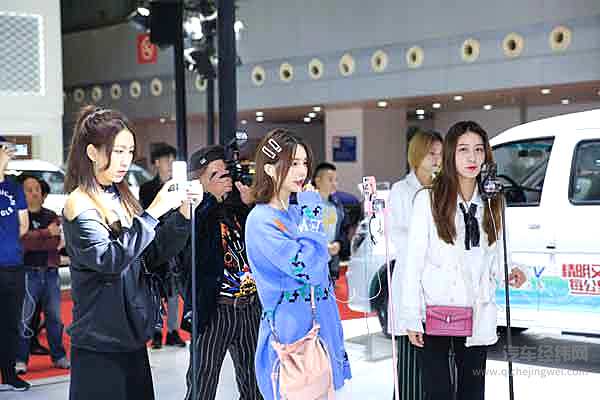 “潮流、震撼、精彩、吸睛”第八届重庆车博会嗨翻山城