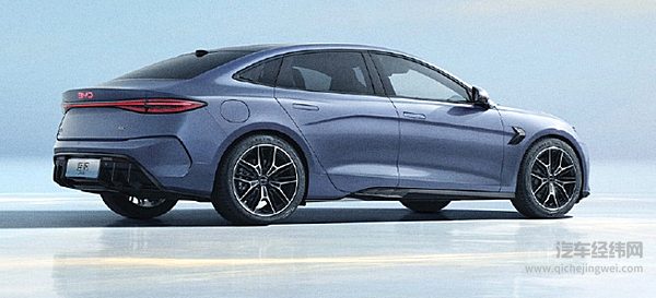 海豹07 DM-i成热门 领克07有没有胜算？