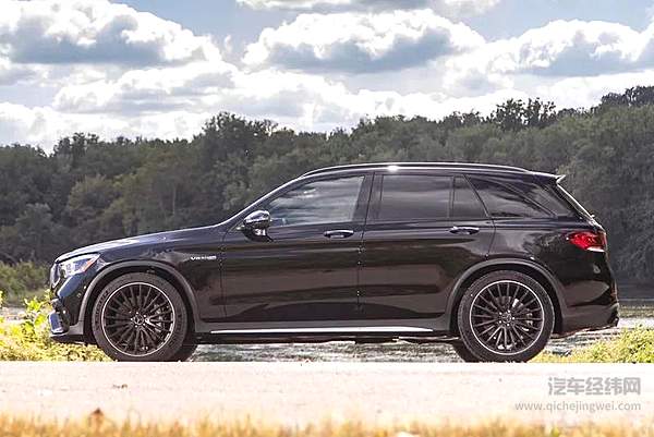 奔驰AMG GLC 63系列96.58万起售 3.8秒破百打造速度传说