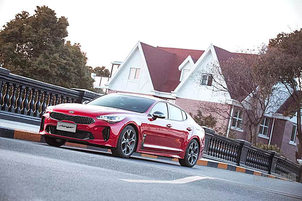 这辆车的颜值只能给九分 少一分怕TA骄傲