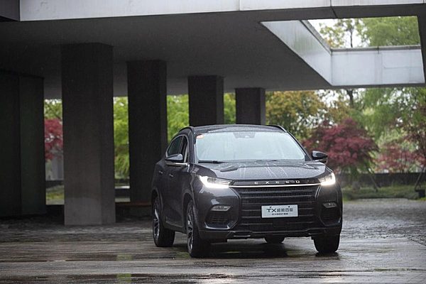 新手司机也能开着稳的SUV 星途TX超能四驱版