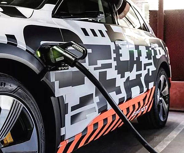 灯厂变屏厂？ 遮着“盖头