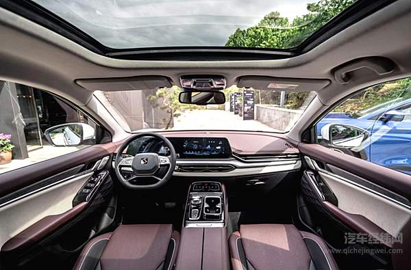 思皓品牌MIS皓学架构下首款车型上市 思皓QX吸引了谁的好奇心？