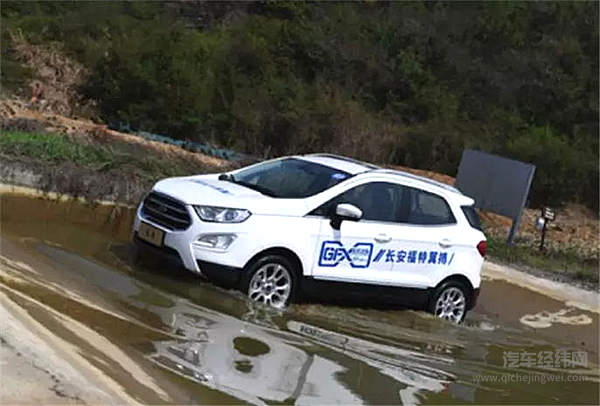 怎么闹腾都不“翻车” 你就说这趟越野之旅刺不刺激？