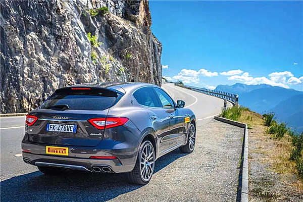 穿越了上千公里，只为看一家轮胎品牌如何在24小时耐力赛上夺冠